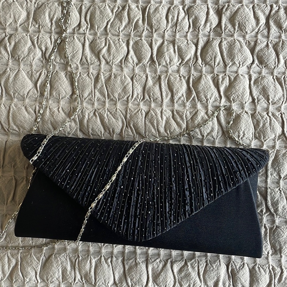 Formal clutch or silver chain shoulder strap bag